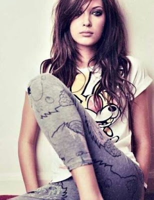 Cool Girl Whatsapp DP