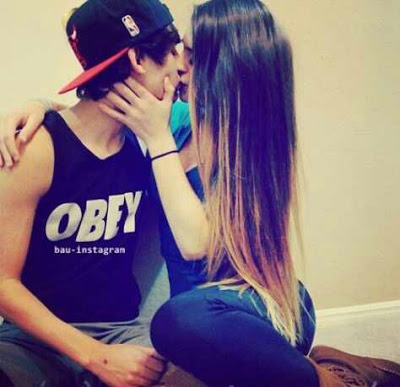 Cute Couple Kissing DP for Girls