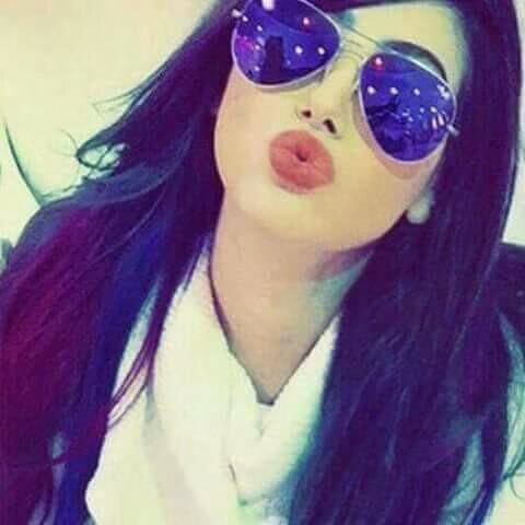Girls Pout Pic