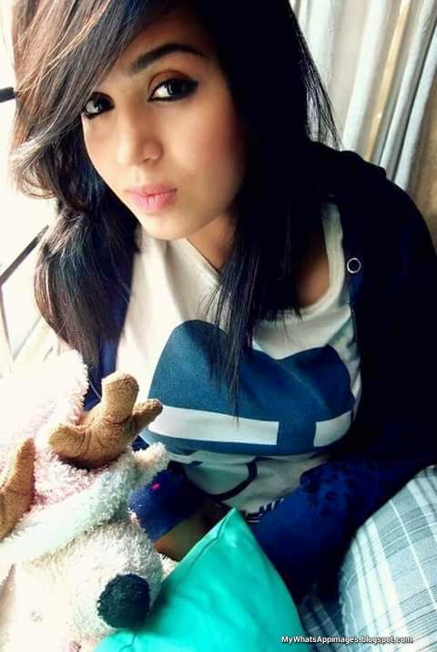 Stylish Girl DP Pics Photos